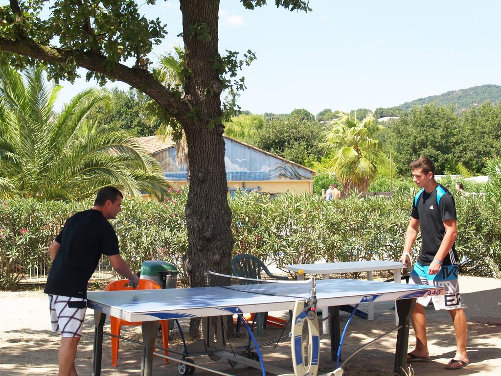 Camping Domaine Du Golfe De Saint Tropez Grimaud Exterior photo