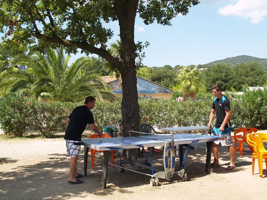 Camping Domaine Du Golfe De Saint Tropez Grimaud Exterior photo